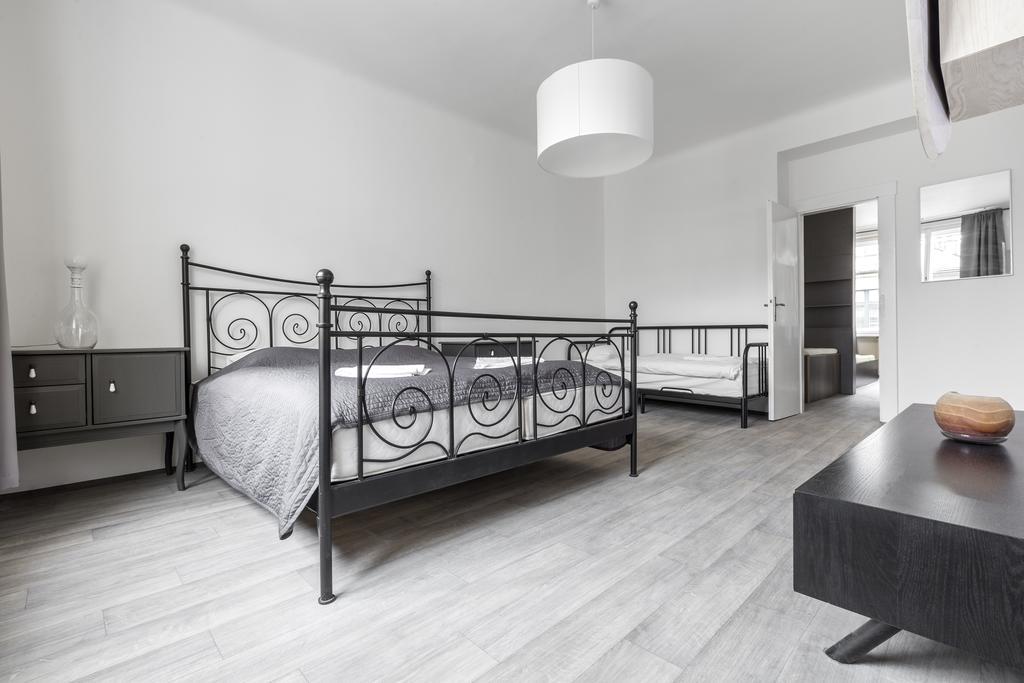 Premier Apartments Old Town Hradebni Прага Екстериор снимка